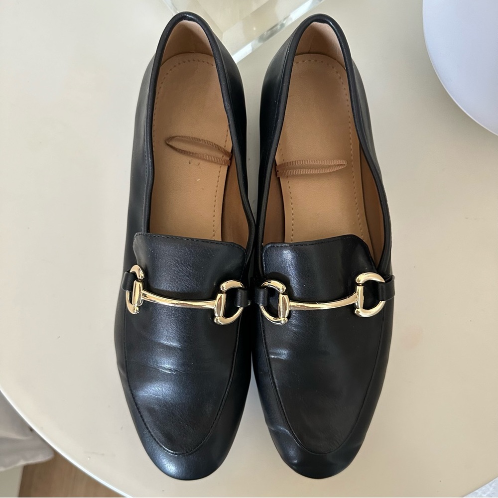 Elegant Black Loafers with Gold Accent